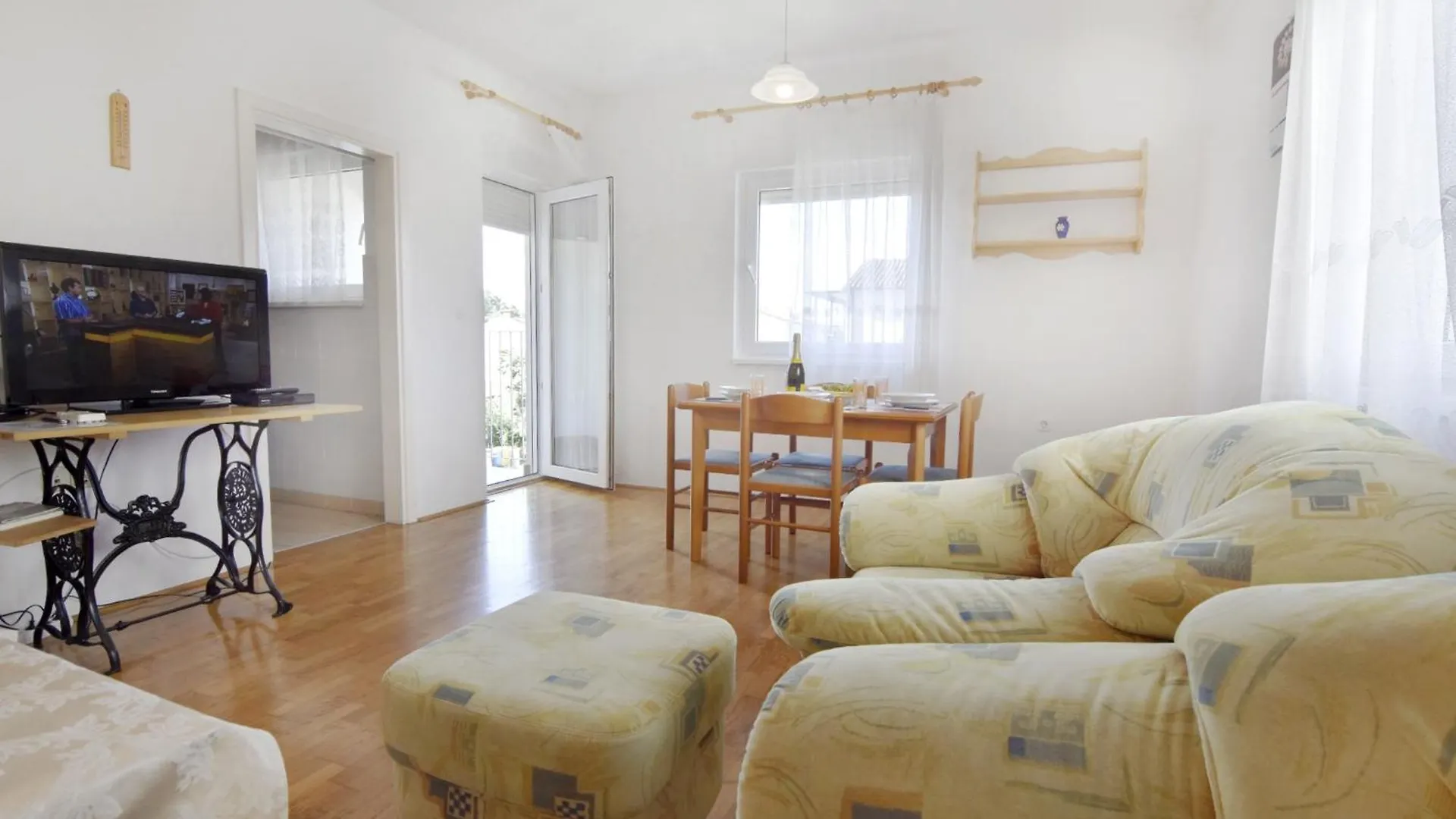 Apartments With Wifi Umag - 22353